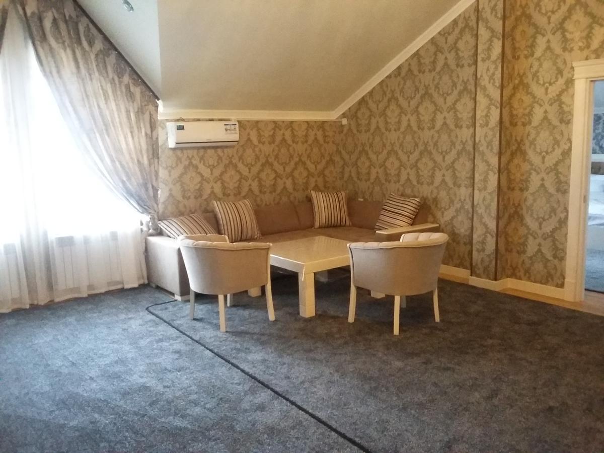 Hotel Afrosiyob Karsi Kültér fotó