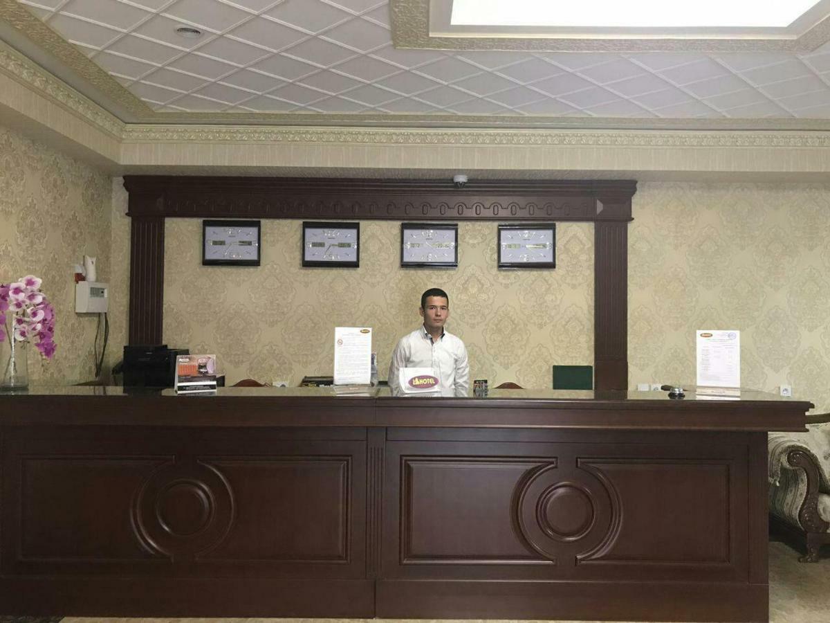 Hotel Afrosiyob Karsi Kültér fotó